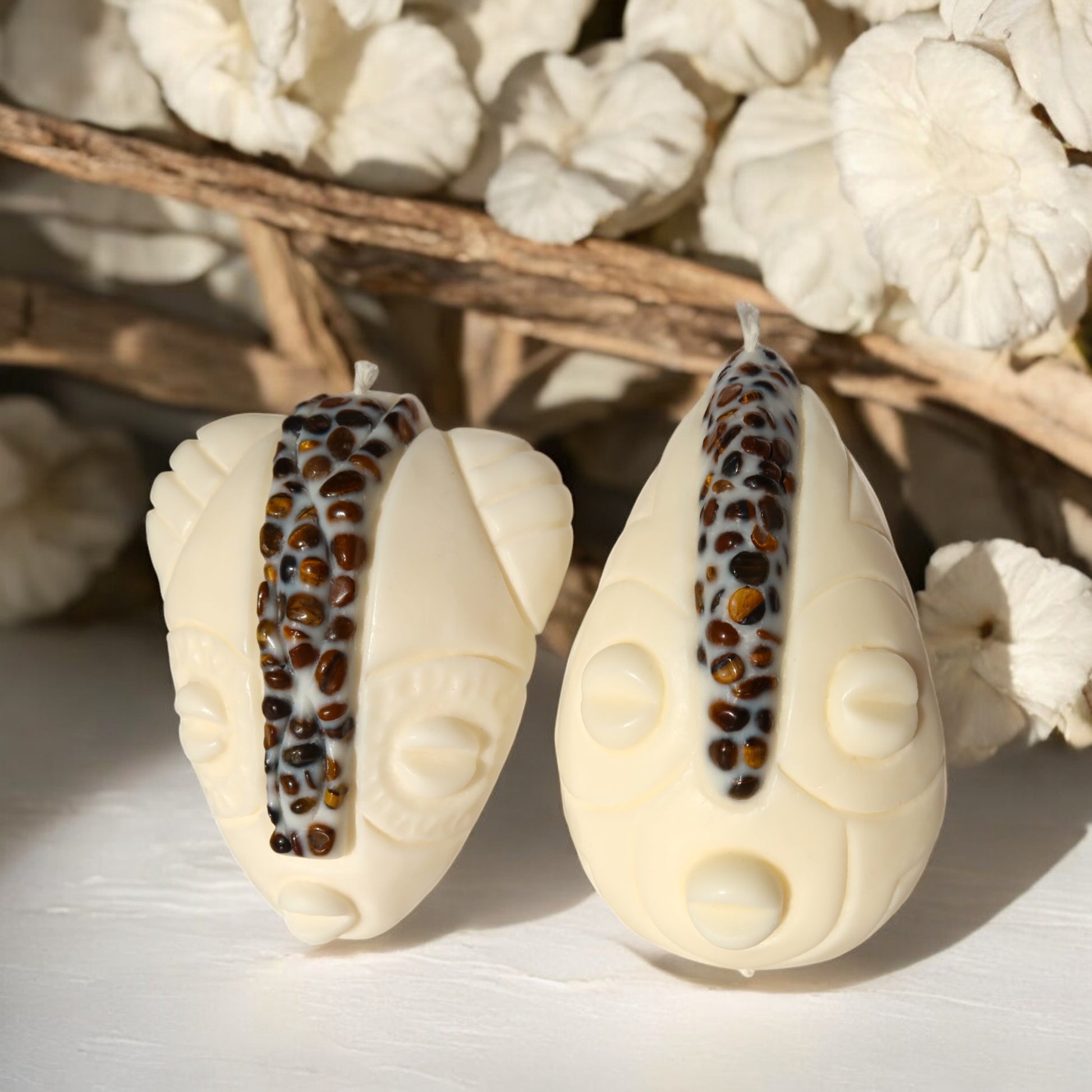 Coffret duo bougies MAYELE et NAYA masques africains fait main en France avec pierres semi-précieuses de lithothérapie