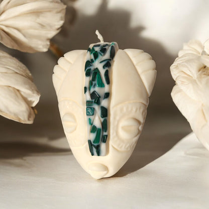 Bougie artisanale NAYA masque africain en cire naturelle, fait main en France. Pierres semi-précieuses lithothérapie