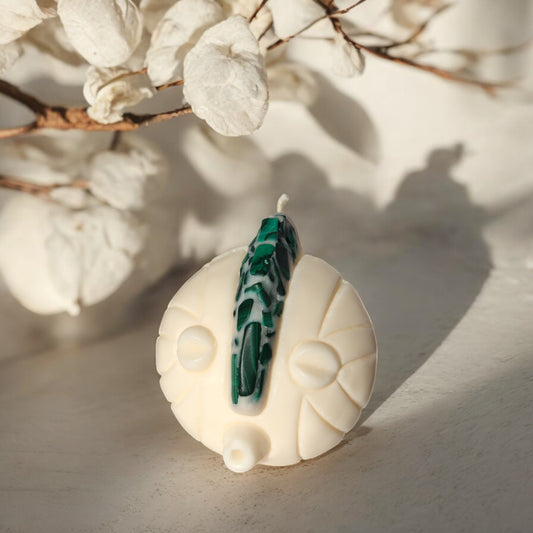 Bougie artisanale MAYELE masque africain en cire naturelle, fait main en France. Pierres semi-précieuses lithothérapie