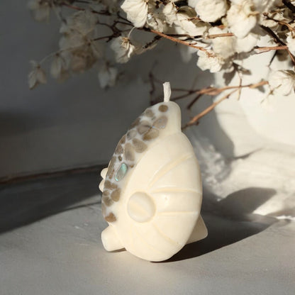 Bougie artisanale MAYELE masque africain en cire naturelle, fait main en France. Pierres semi-précieuses lithothérapie