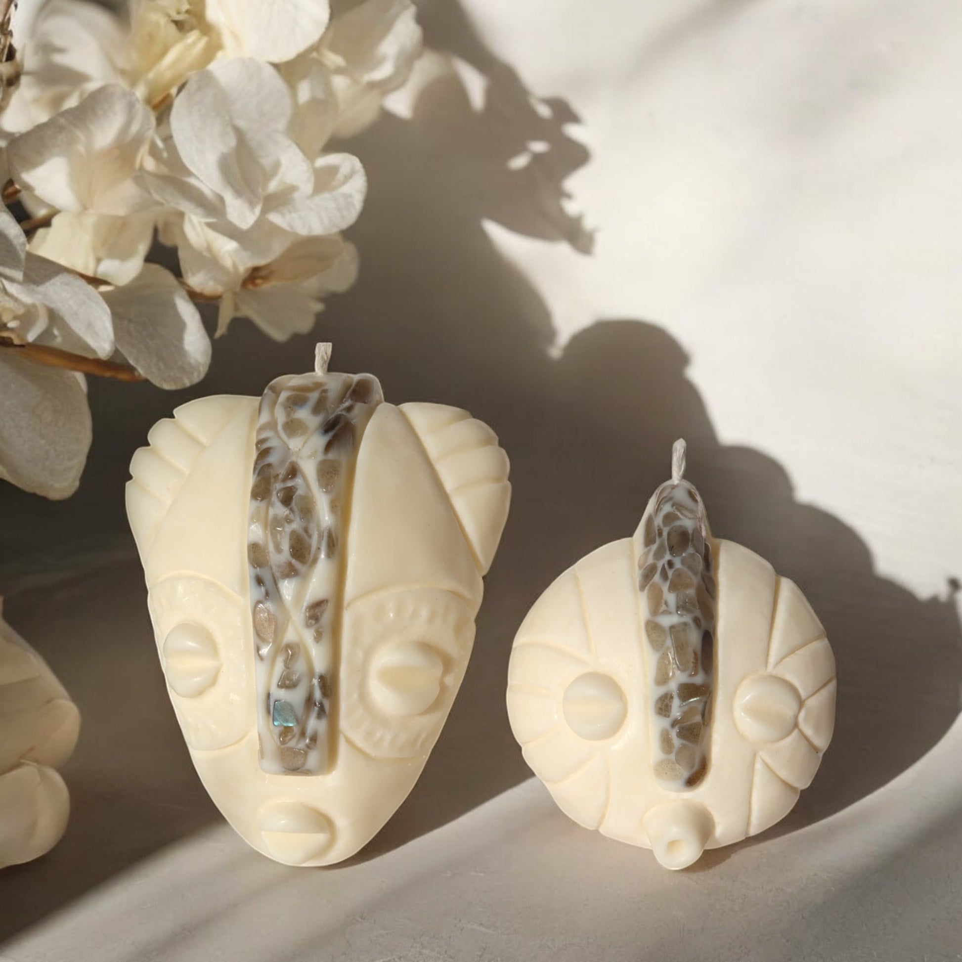 Coffret duo bougies KOBA et NAYA masques africains fait main en France avec pierres semi-précieuses de lithothérapie